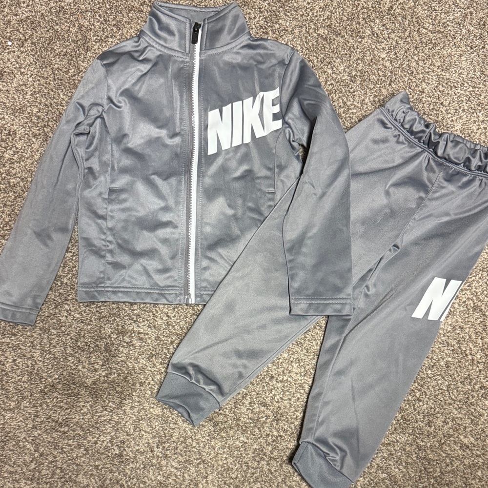 Nike Kids Gray Sweatpants & Jacket Set